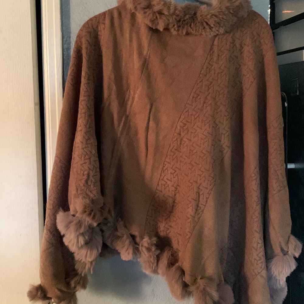 Pretty Poncho knitted cape faux fur - Picture 2 of 8